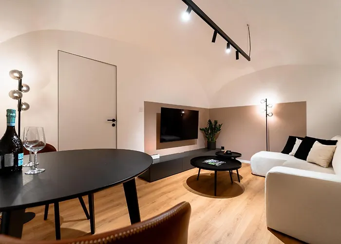 Modern In The Heart Of The * קושיצה